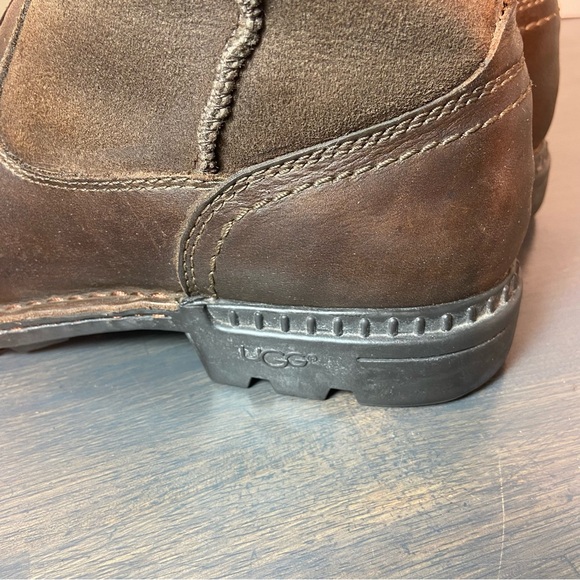 UGG Men’s Leather Shearling Work Boots – Brown – Size 11 - Picture 3 of 11